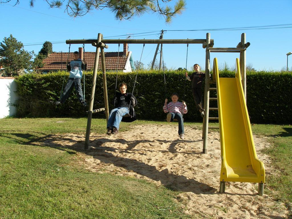 Team Holiday - Camping Du Petit Pont Arvert Buitenkant foto