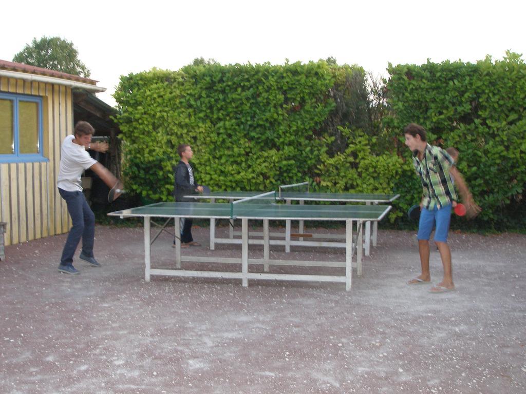 Team Holiday - Camping Du Petit Pont Arvert Buitenkant foto